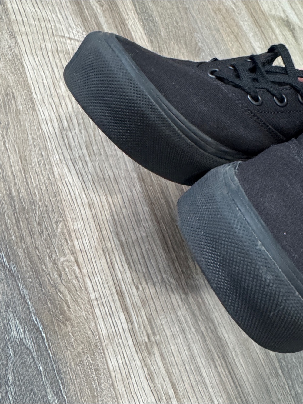 Vans Women's All-Black Classic Low-Top Canvas Sneakers Size 8 - Picture 6 of 8